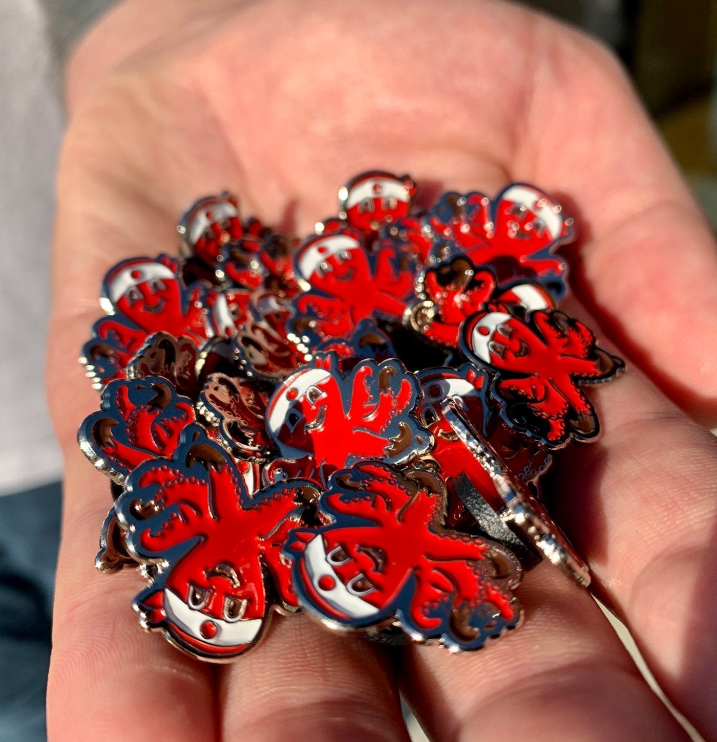 Red Octo Pin Z6